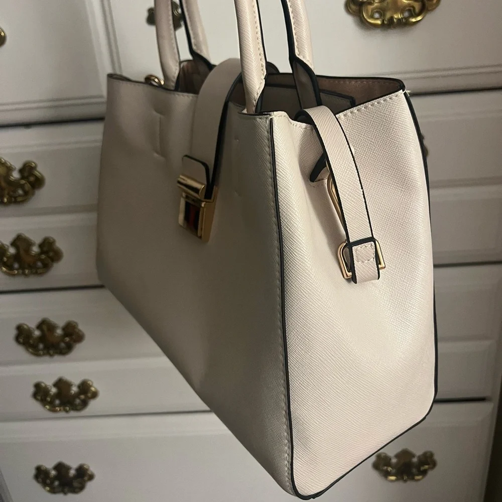 Bag - Picture 2 of 6